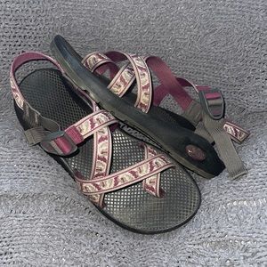 Chaco Vibram Sandal with Toe Strap Sz 10